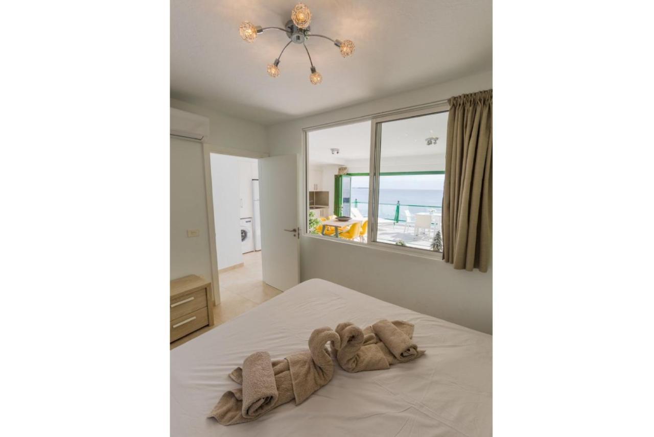 Sea Breeze Ocean View Apartment Плайя-Бланка Екстер'єр фото